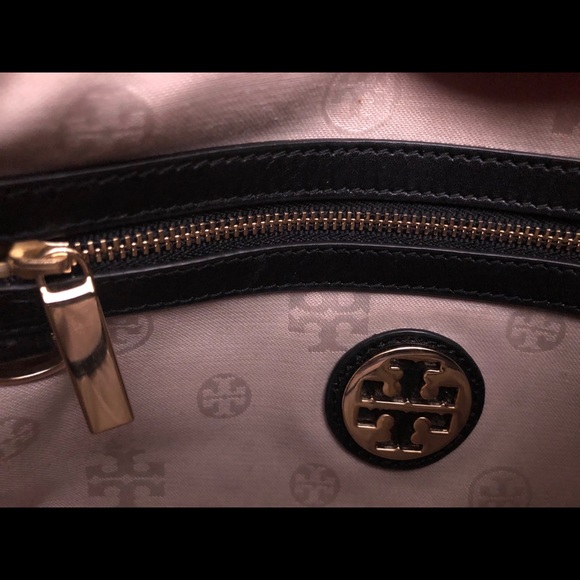 *SOLD* Tory Burch Black Pebbled Leather Purse! - Picture 6 of 7